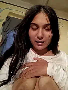 Snapshot of amira1348 chatting on April 21, 4:45 pm amira1348 online show from April 21, 4:45 pm