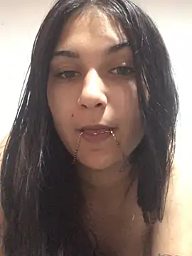 Snapshot of amira1348 chatting on July 25, 7:39 am amira1348 online show from July 25, 7:39 am