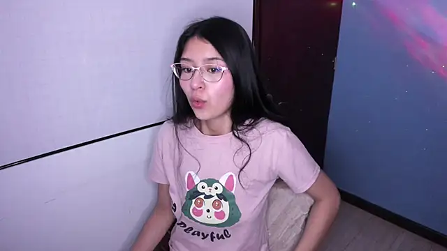 Snapshot of Danii_rizzo chatting on May 26, 10:22 am Danii rizzo online show from May 26, 10:22 am