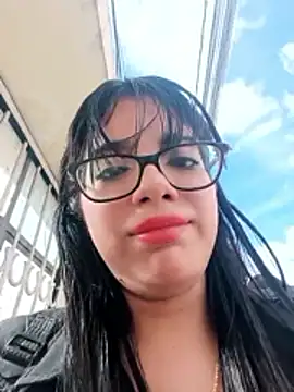 Snapshot of Dayii_sweet chatting on May 23, 8:24 pm Dayii sweet online show from May 23, 8:24 pm