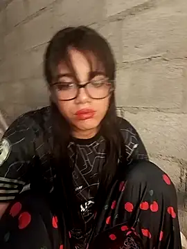 Snapshot of Dayii_sweet chatting on May 30, 6:05 pm Dayii sweet online show from May 30, 6:05 pm
