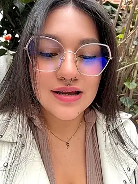 Snapshot of emily_gv1 chatting on May 29, 3:21 pm emily gv1 online show from May 29, 3:21 pm