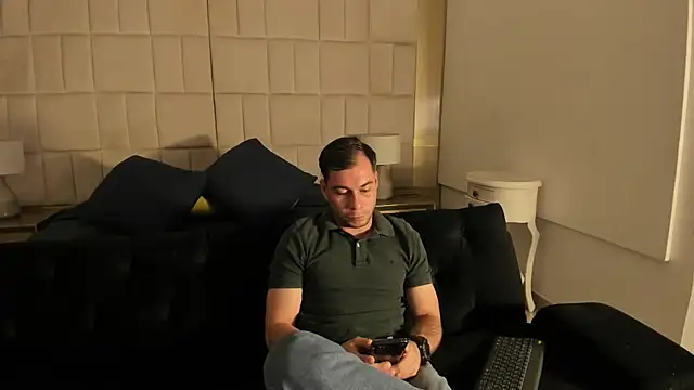 DanteLou online show from April 22, 4:19 pm