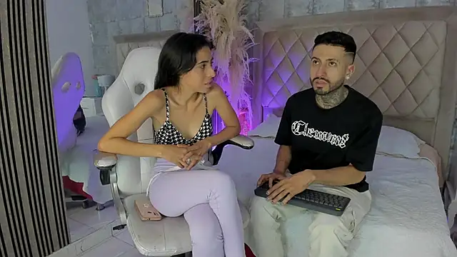 Snapshot of StevenAndLaura chatting on June 20, 4:48 am StevenAndLaura online show from June 20, 4:48 am