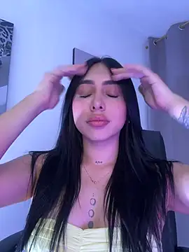 IsabellaNoir  online show from April 22, 10:55 pm