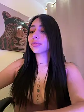 Snapshot of IsabellaNoir_ chatting on July 15, 4:45 pm IsabellaNoir online show from July 15, 4:45 pm