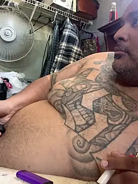 Snapshot of joeyslicks chatting on June 17, 10:00 pm joeyslicks online show from June 17, 10:00 pm