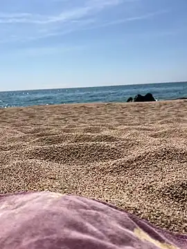 yestwooo online show from April 21, 10:10 am