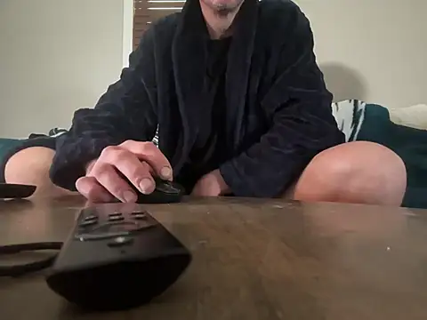 studlyhardwoodd online show from April 26, 2:26 pm