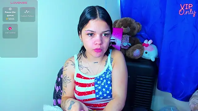 Snapshot of angelina_77 chatting on July 13, 5:49 pm angelina 77 online show from July 13, 5:49 pm