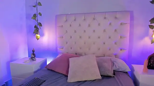 Snapshot of Samantha_Greey_ chatting on April 28, 8:14 pm Samantha Greey online show from April 28, 8:14 pm