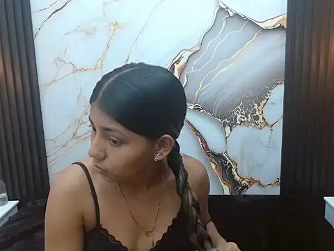 Snapshot of AndreaSerpa chatting on May 13, 5:43 pm AndreaSerpa online show from May 13, 5:43 pm