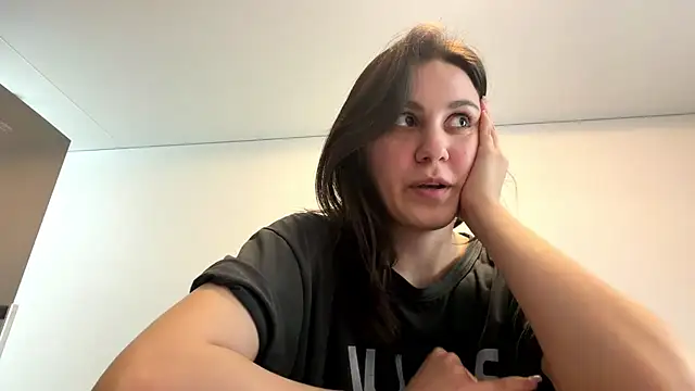 www Lily13 online show from April 24, 5:43 am