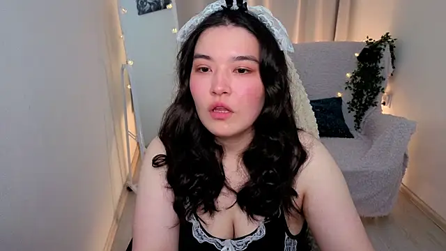 MomoRins online show from May 31, 10:11 pm