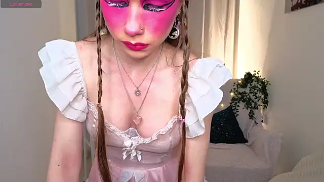 Snapshot of KarenRosee chatting on May 13, 4:59 pm KarenRosee online show from May 13, 4:59 pm