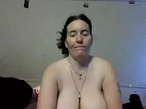 Snapshot of Mini83 chatting on May 17, 7:32 pm Mini83 online show from May 17, 7:32 pm