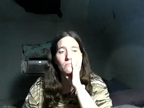 Snapshot of Mini83 chatting on June 3, 6:57 pm Mini83 online show from June 3, 6:57 pm