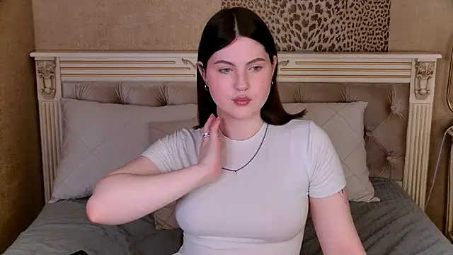 Snapshot of IvySimmons chatting on May 8, 8:47 pm IvySimmons online show from May 8, 8:47 pm