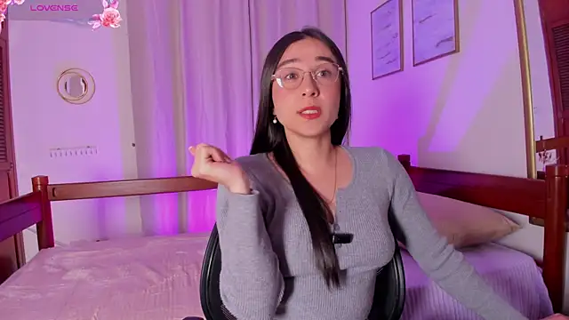 Elisabetta Amour online show from April 26, 2:53 am