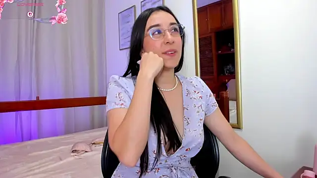 Snapshot of Elisabetta_Amour chatting on June 3, 2:33 pm Elisabetta Amour online show from June 3, 2:33 pm