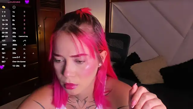 Snapshot of pinkiflame chatting on July 2, 9:54 pm pinkiflame online show from July 2, 9:54 pm