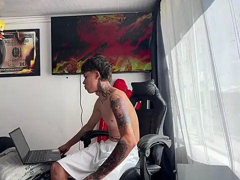 Jackdaniel001  online show from June 20, 2:42 pm