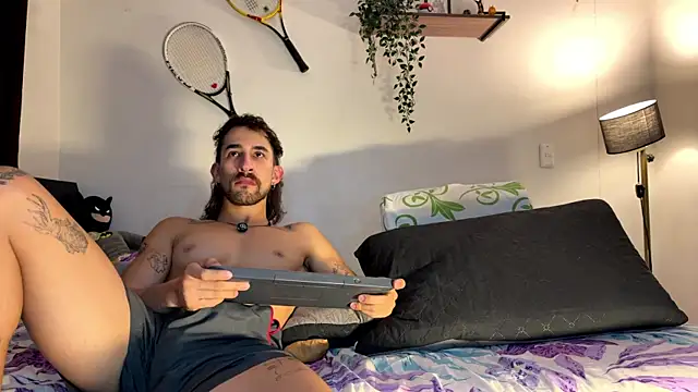 Snapshot of Aaron_wheel chatting on July 6, 2:30 am Aaron wheel online show from July 6, 2:30 am