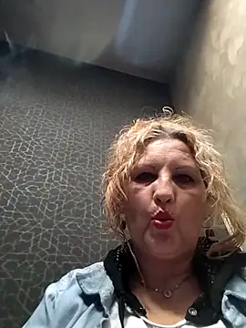 Divineblond online show from March 9, 9:13 am