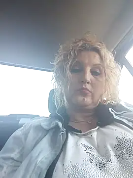 Divineblond online show from March 9, 12:20 pm