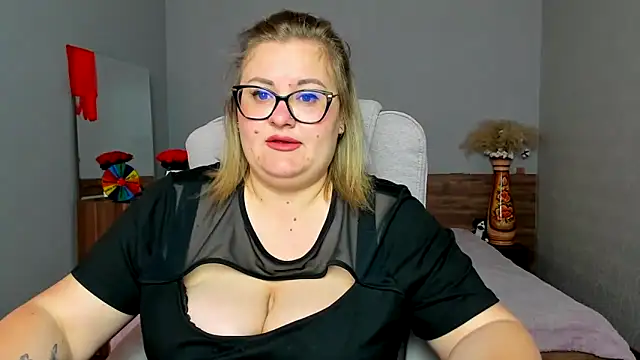 IrenRori online show from May 15, 6:42 am
