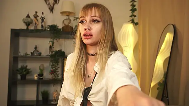 Snapshot of Eva_ngelion_ chatting on July 28, 6:20 pm Eva ngelion online show from July 28, 6:20 pm