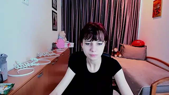 Snapshot of MiniLysii chatting on May 16, 5:48 am MiniLysii online show from May 16, 5:48 am