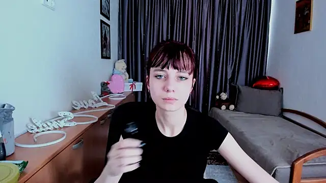 Snapshot of MiniLysii chatting on May 16, 10:36 am MiniLysii online show from May 16, 10:36 am