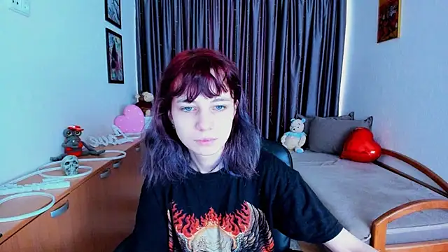 Snapshot of MiniLysii chatting on May 30, 5:37 am MiniLysii online show from May 30, 5:37 am