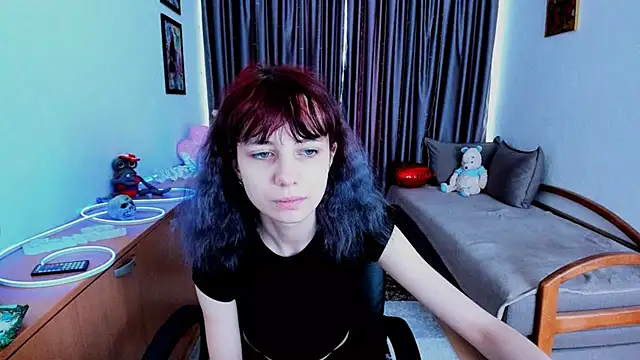 Snapshot of MiniLysii chatting on June 12, 5:50 am MiniLysii online show from June 12, 5:50 am
