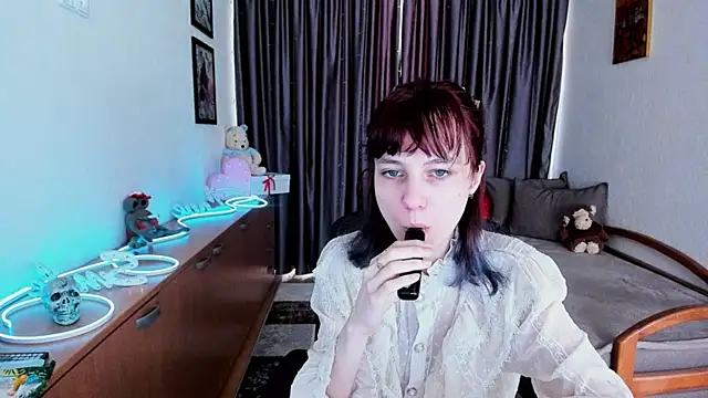 Snapshot of MiniLysii chatting on June 25, 5:56 am MiniLysii online show from June 25, 5:56 am