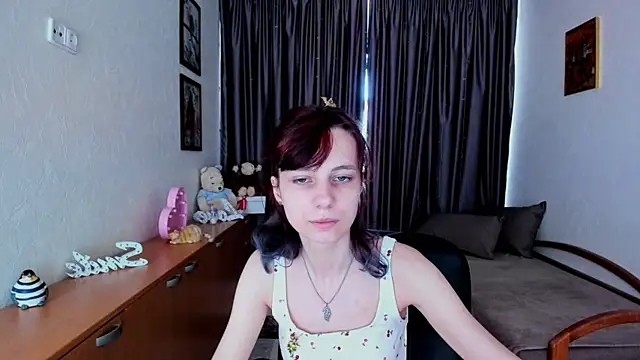 Snapshot of MiniLysii chatting on July 2, 5:35 am MiniLysii online show from July 2, 5:35 am