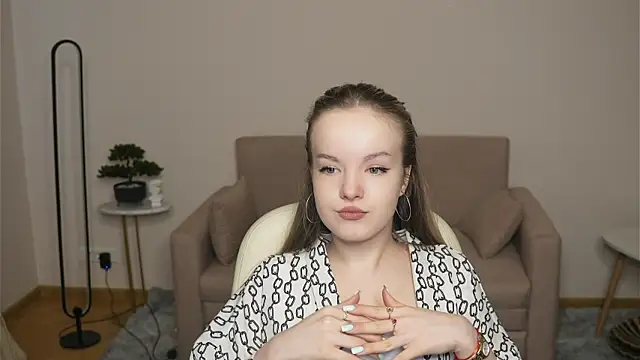 DinaLasenby online show from April 23, 7:41 am