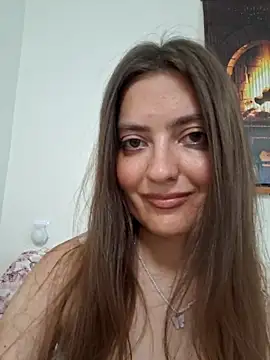 Snapshot of Alba2331 chatting on June 26, 11:47 am Alba2331 online show from June 26, 11:47 am