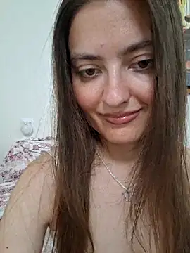 Snapshot of Alba2331 chatting on June 27, 11:59 am Alba2331 online show from June 27, 11:59 am