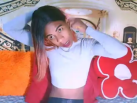 Snapshot of EbonySweetPeach chatting on May 7, 5:46 am EbonySweetPeach online show from May 7, 5:46 am