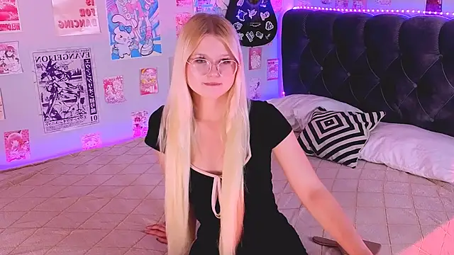 LunariaFox online show from July 26, 2:46 pm