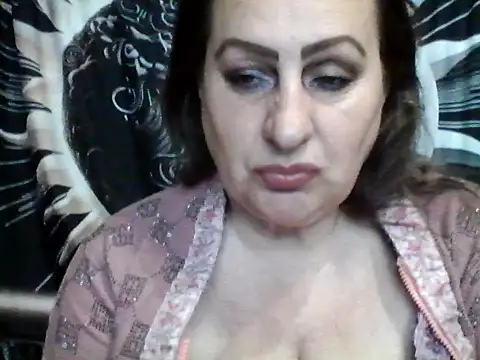 Snapshot of LoaqLovew chatting on April 27, 8:12 am LoaqLovew online show from April 27, 8:12 am