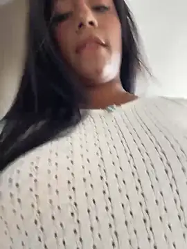 Snapshot of SaryJonex chatting on May 12, 3:09 pm SaryJonex online show from May 12, 3:09 pm