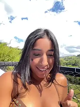Snapshot of SaryJonex chatting on July 28, 2:35 pm SaryJonex online show from July 28, 2:35 pm