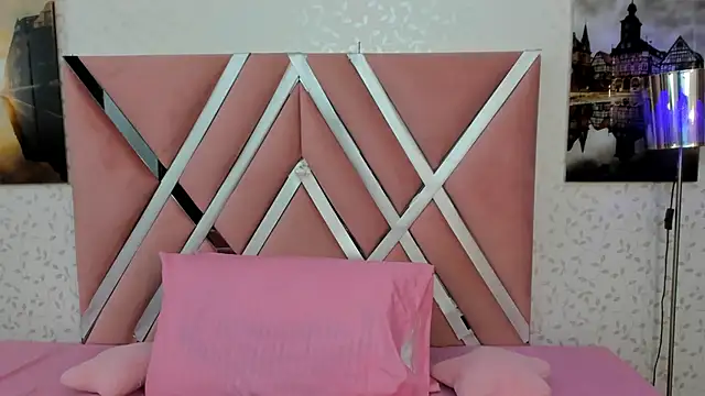 Snapshot of Nicoll_89 chatting on June 1, 12:18 pm Nicoll 89 online show from June 1, 12:18 pm