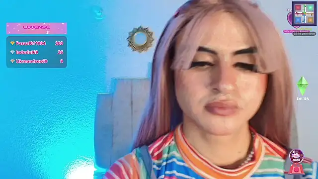 Snapshot of Emily_hall19 chatting on April 24, 8:22 pm Emily hall19 online show from April 24, 8:22 pm
