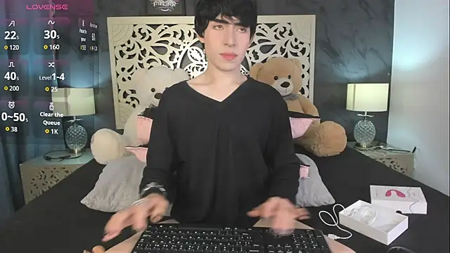 Snapshot of DemonFoxx chatting on June 24, 12:04 pm DemonFoxx online show from June 24, 12:04 pm