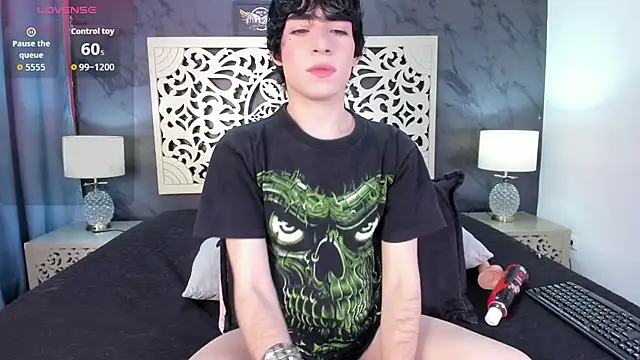 Snapshot of DemonFoxx chatting on July 7, 12:20 pm DemonFoxx online show from July 7, 12:20 pm