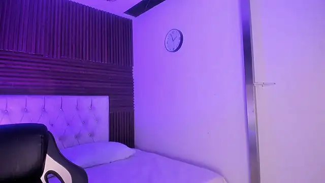 Snapshot of EmilyMora1_ chatting on July 7, 4:59 am EmilyMora1 online show from July 7, 4:59 am